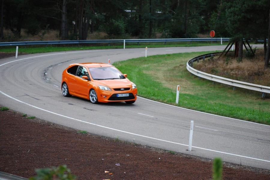  Ford Focus ST 2008 года  (фото 16 из 48)
